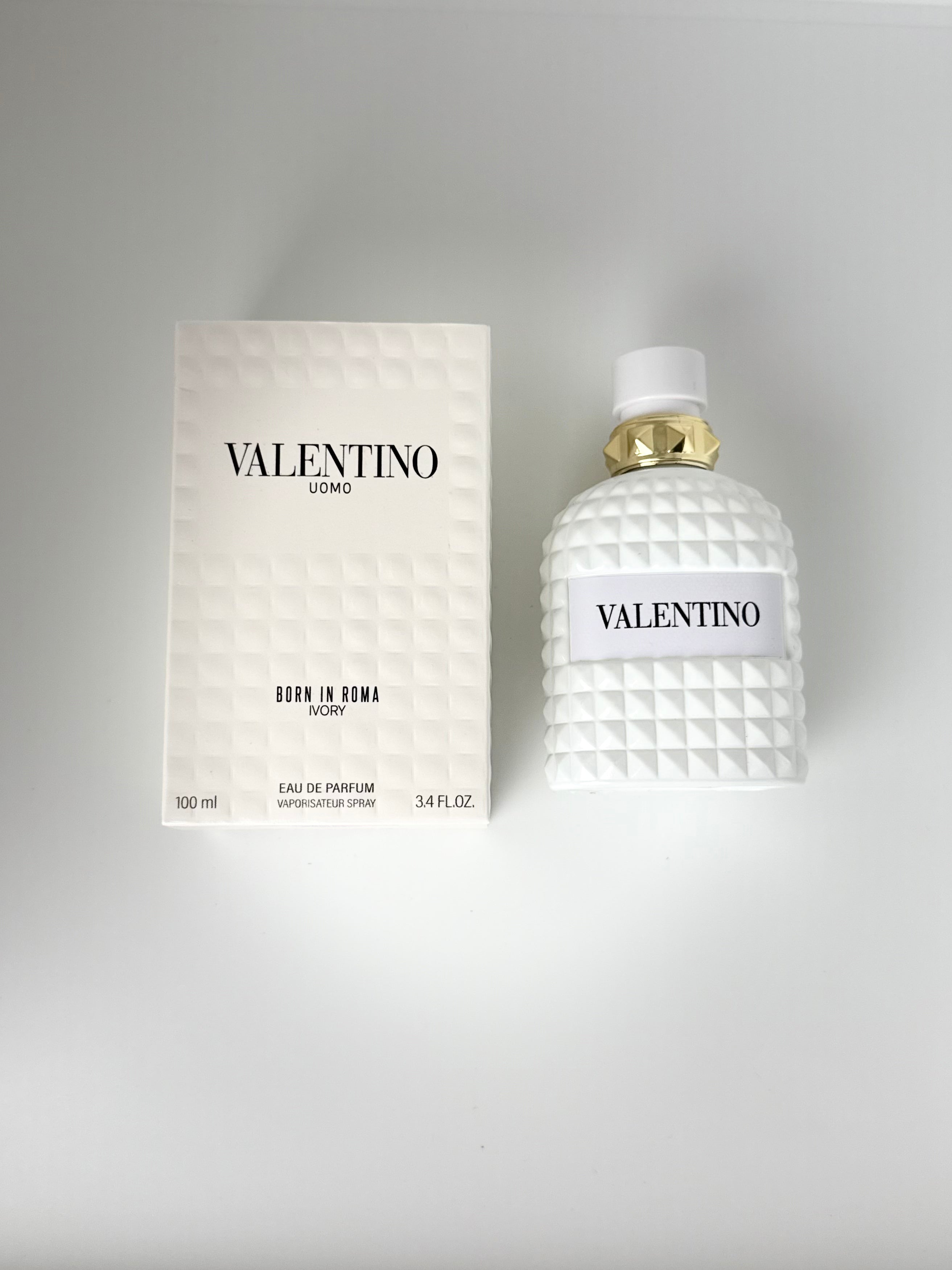 Valentino Uomo Born in Roma Ivory [Master Box ] للرجال